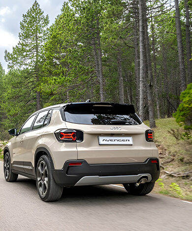 Jeep® Avenger e-Hybrid Jeep - Stellantis &You