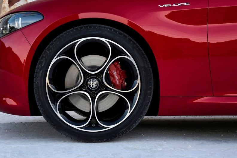 alfa-romeo-giulia-detalle