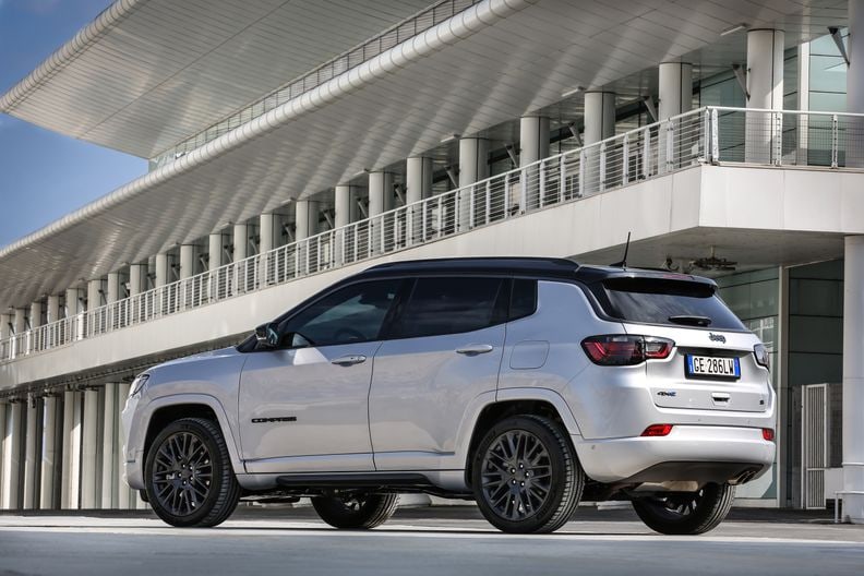 dimensiones del jeep compass crossover