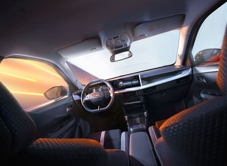 opel-frontera-interior-2