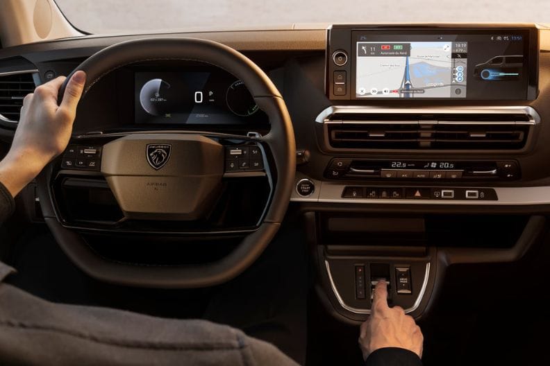 peugeot-traveller-interior