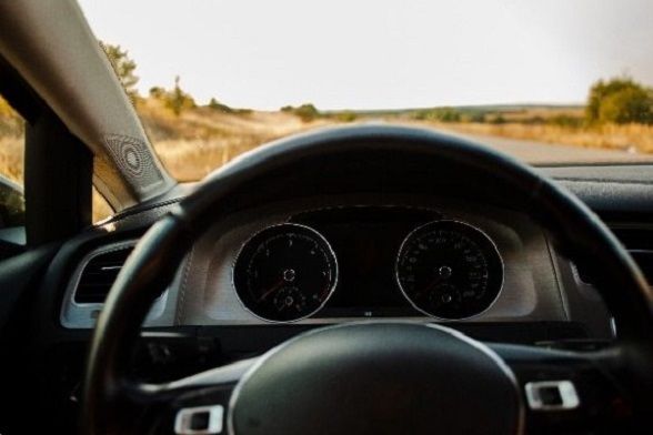 Volante interior del coche