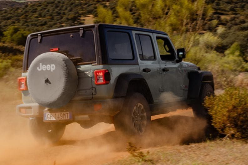 jeep-wrangler-trasera