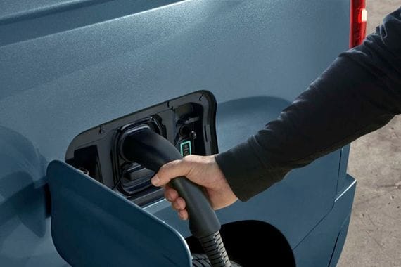 Borne de recharge pour voiture électrique : prix, installation et choix