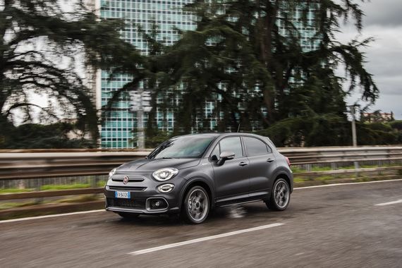 Quelle voiture de sport est conseillée pour un jeune conducteur ?